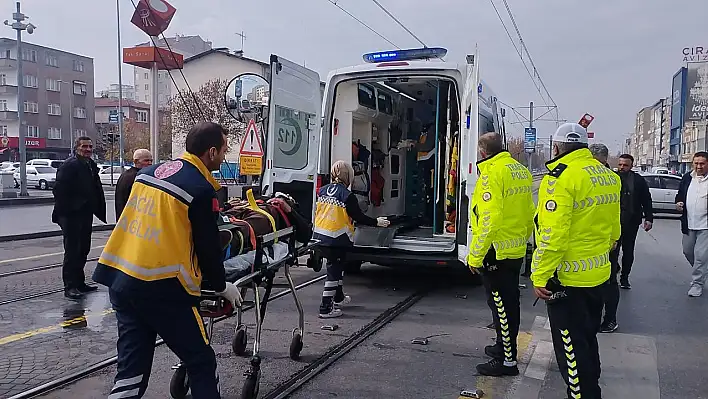 Kayseri'de minibüs yayaya çarptı!