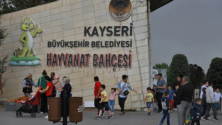 Kayseri'de minikler hayvanlarla buluştu