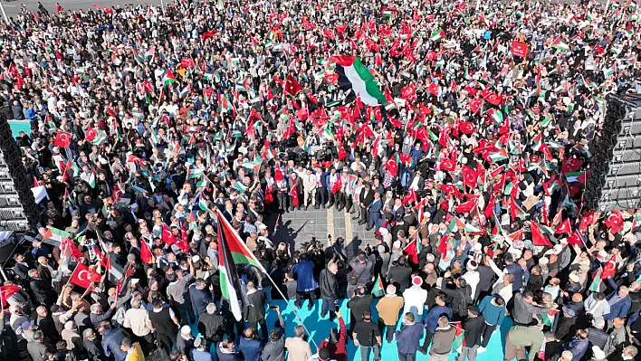 Kayseri'de miting yapıldı: Binlerce kişi katıldı