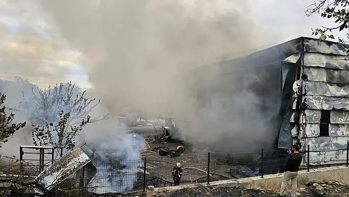 Kayseri'de mobilya fabrikasın yangın