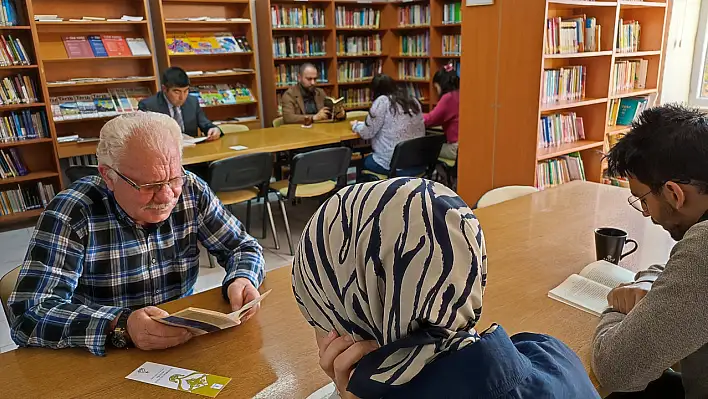 Kayseri'de o kurum güne kitap okuyarak başlıyor