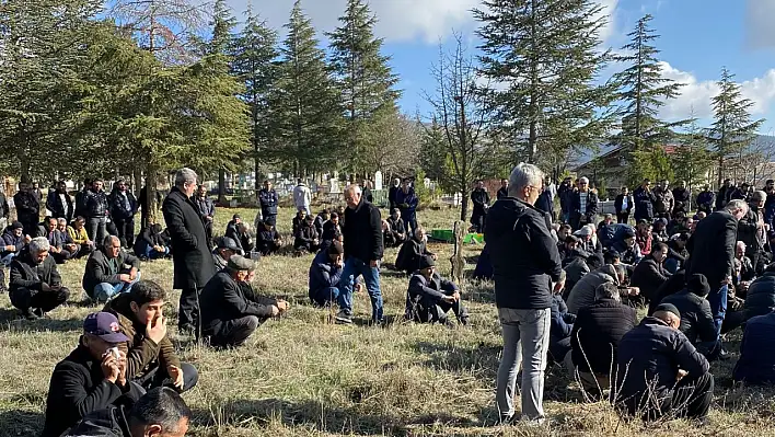 Kayseri'de öldürülen kadın memleketinde toprağa verildi