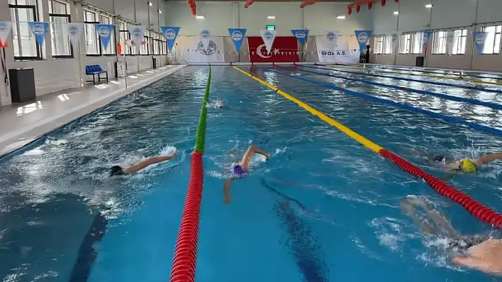 Kayseri'de olimpik yüzmecilere zirve desteği!