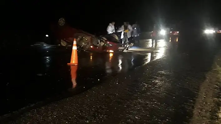 Kayseri'de otomobil takla attı: 4 ölü