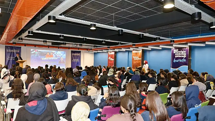 Kayseri'de rektör öğrenciler ile bir araya geldi!