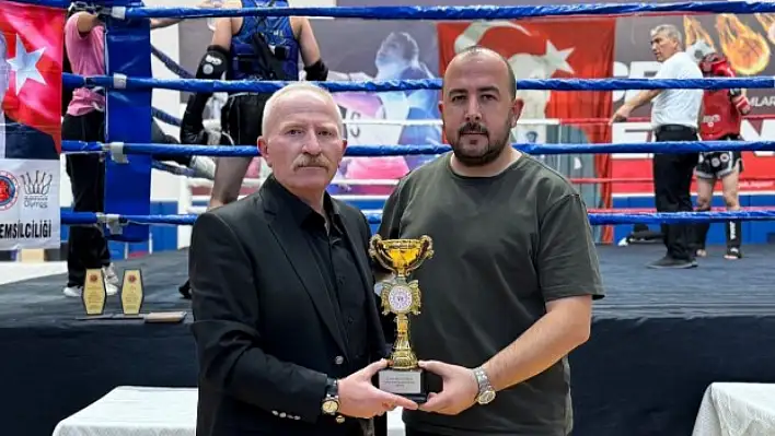 Kayseri'de ringler Alparslan Türkeş için sallandı!