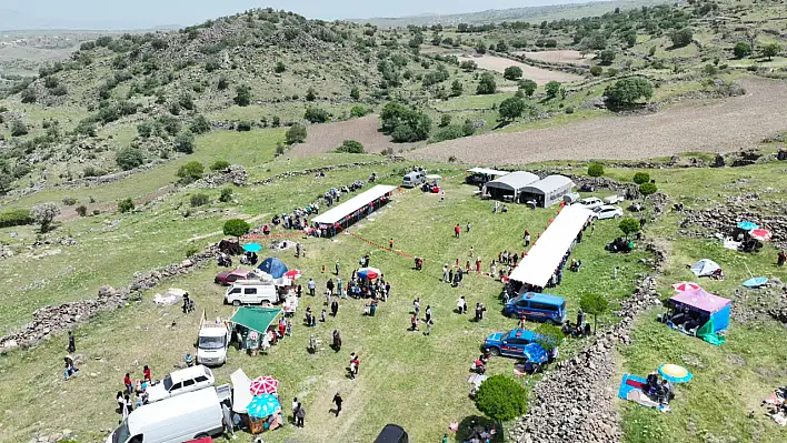 Kayseri'de şenlik coşkusu! Vatandaşlar o mahallede şenlik yaptı