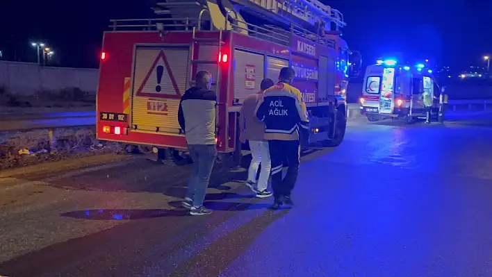 Kayseri'de sıkışmalı trafik kazası ihbarında ekipler harekete geçti! 3 yaralı