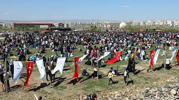 Kayseri'de Solo Türk coşkusu