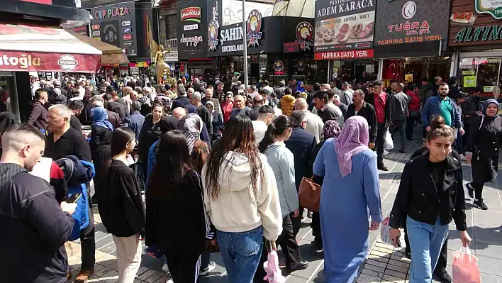 Kayseri'de iğne atsan yere düşmeyecek görüntüler