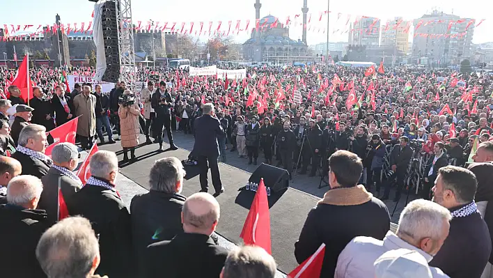 Kayseri'de tarihi miting: On binler Filistin için yürüdü