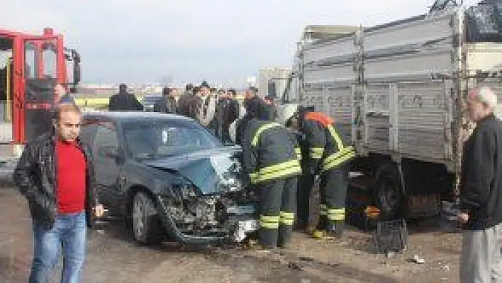 KAYSERİ'DE TRAFİK KAZASI: 4 YARALI 