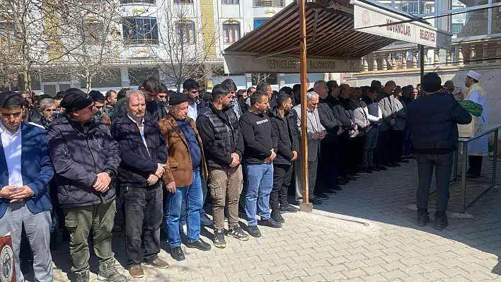 Kayseri'de tünel inşaatında hayatını kaybeden işçi son yolculuğuna uğurlandı