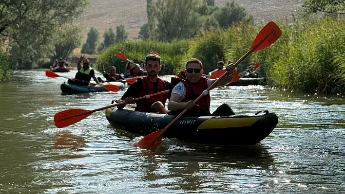Kayseri'de Ülkücülerin kano buluşması