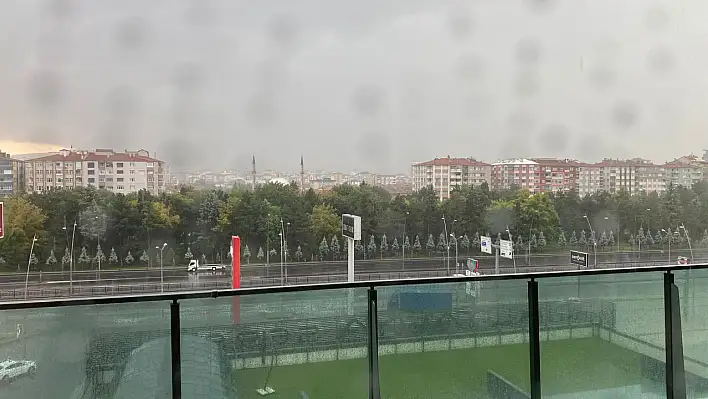 Kayseri'de beklenen yağış başladı!