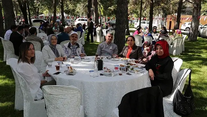 Kayseri'de yaşayan Karadenizliler kahvaltıda buluştu
