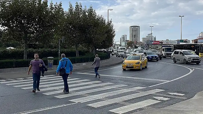 Kayseri'de yaya yolları ve otoparklar yenileniyor