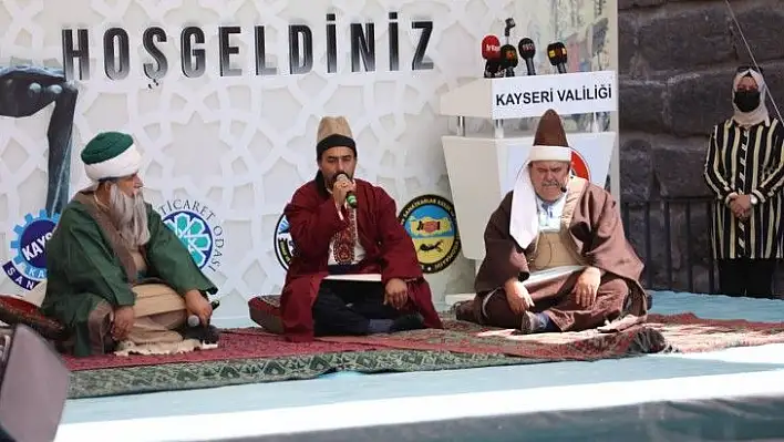 Kayseri'de yılın ahileri kaftan giydi