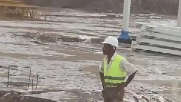 Kayseri'de yoğun sağanak sele sebep oldu...