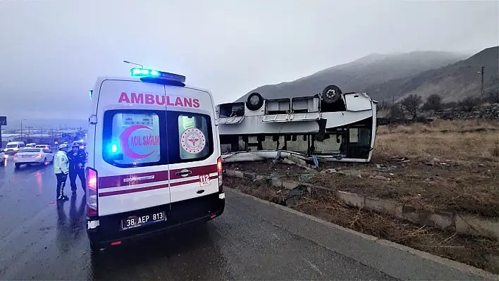 Kayseri'de yoldan çıkan işçi servisi takla attı: Çok sayıda yaralı var