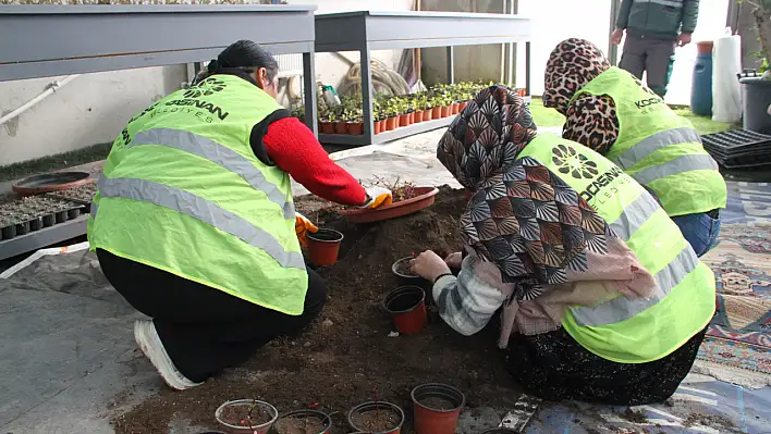 Kayseri'de yükümlü kadınlar meslek öğreniyor