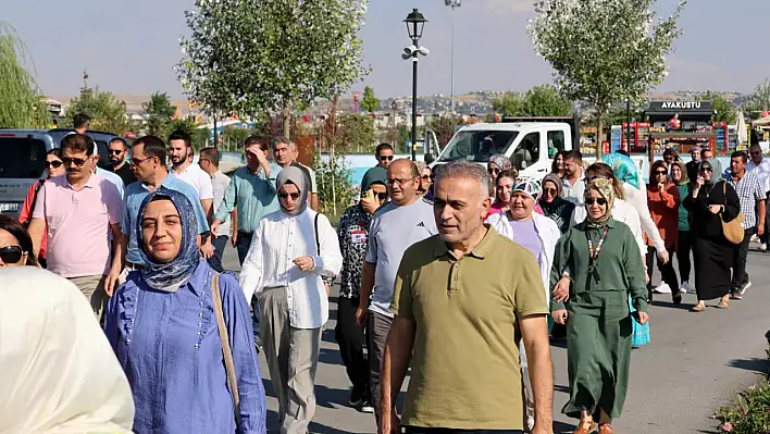 Kayseri'de yürüyüş düzenlendi! Çok sayıda kişi katıldı
