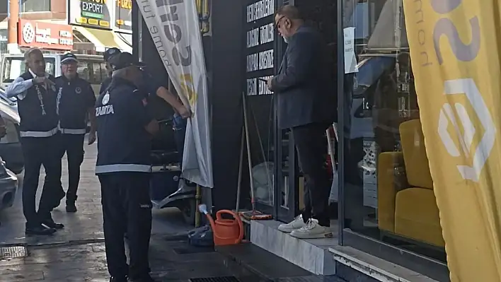 Kayseri'de zabıta denetime çıktı! Kaldırımı işgal eden esnafa geçit yok