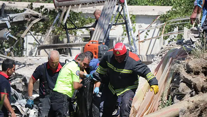 Hacılar'da KASKİ vidanjörü eve daldı 