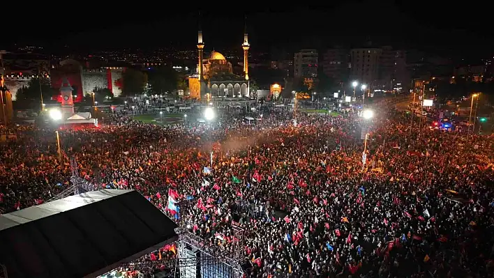 Kayseri'deki Erdoğan coşkusu havadan böyle görüntülendi