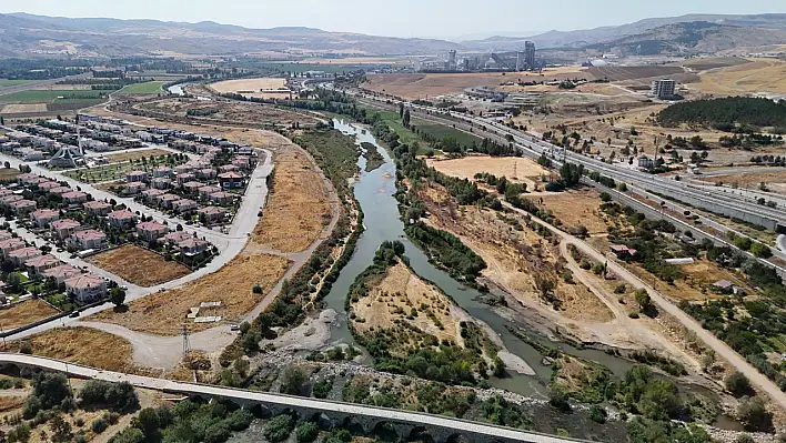 Kayseri'den de geçiyor! Türkiye'nin en uzun nehri alarm veriyor