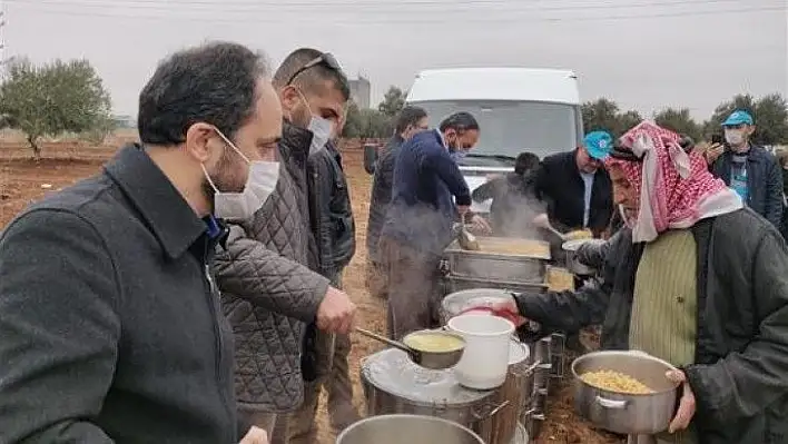 Kayseri'den gönderilen yardımlar Azez'de dağıtıldı