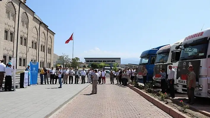 Kayseri'den Halep'e toplam 244 tır yardım malzemesi gönderildi