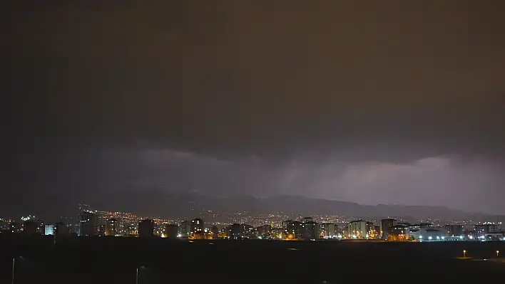 Kayseri'de gece böyle aydınlandı