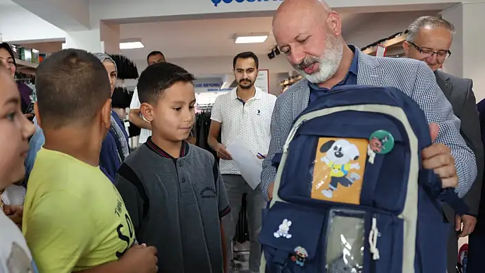 Kayseri'den örnek belediyecilik! Okulların açılması ile soluğu Dost Market'te aldılar