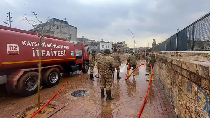 Kayseri, Deprem ve Sel Bölgelerinde yardıma koştu