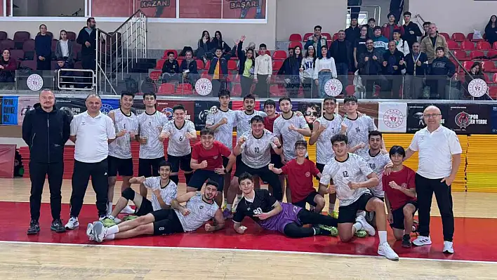 Kayseri Elit Voleybol, rakibini set vermeden yendi
