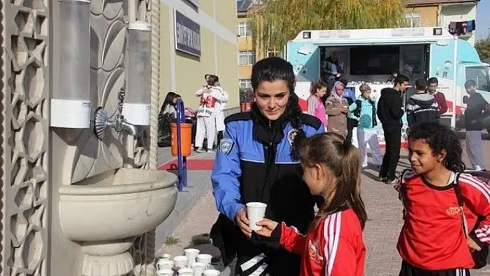 Kayseri Emniyet Müdürlüğü Bölgesel Taekwondo Şampiyonası düzenledi