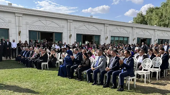 Kayseri eski Emniyet Müdürünün mutlu günü!
