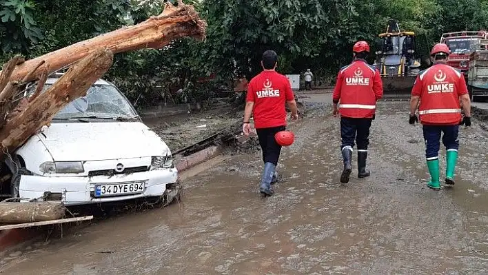 İl Sağlık Müdürlüğü'nden sel bölgesine destek