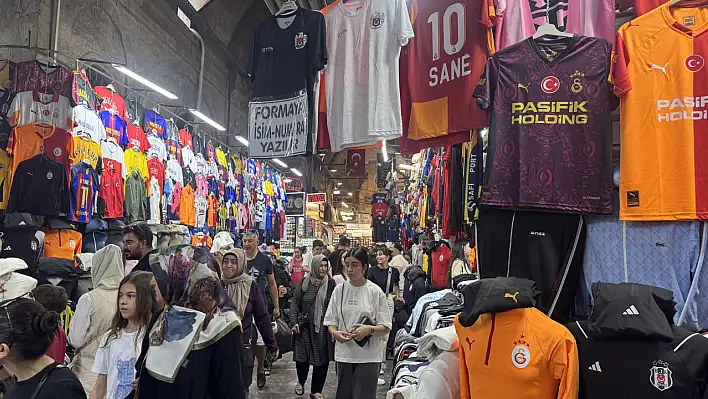 Kayseri Kapalı Çarşı'da gurbetçi yoğunluğu