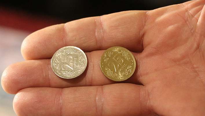 Kayseri'li koleksiyoner uyardı: Altın renkli 25 kuruşlar altın değil