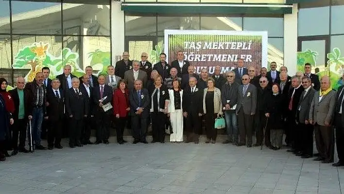 Kayseri Lisesi Mezunları kahvaltıda bir araya geldi