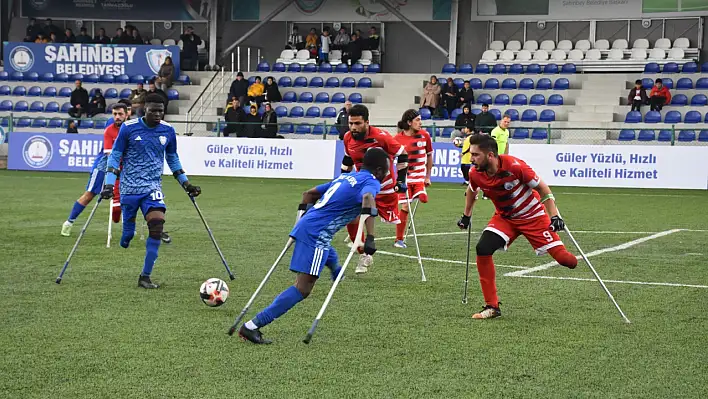 Kayseri Melikgazi Belediye 2 dakikada yediği 3 golle mağlup oldu!