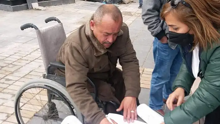 Kayseri Meydanında dikkat çeken imza kampanyası!