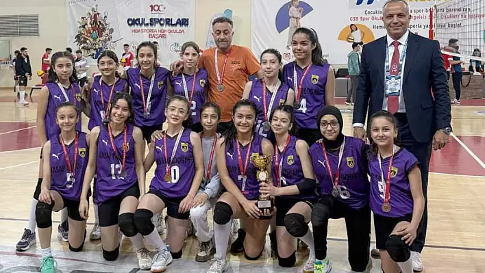 Kayseri Midi Kızlar Voleybol Ligi'nde şampiyon belli oldu