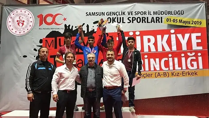 Kayseri Muaythai takımı Samsun'dan başarı ile döndü