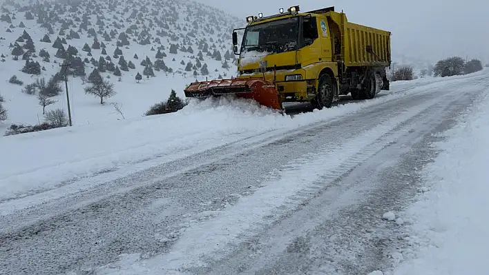 Kayseri'nin 3 ilçesinde yollar ulaşıma kapandı