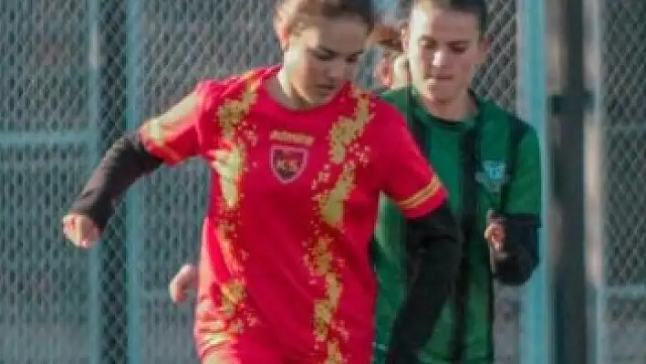 Kayseri'nin gururu Ayşegül Aydın, U17 milli takım kadrosunda