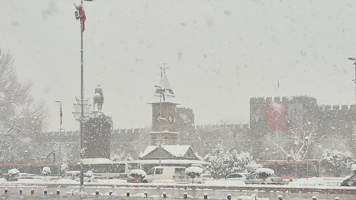 Kayseri'nin o ilçelerine uyarı geldi! Kar yağışı devam edecek
