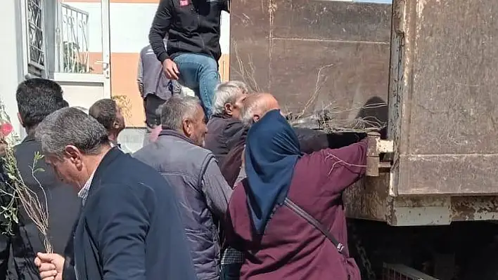 Kayseri'nin o ilçesinde belediye bedava dağıttı!